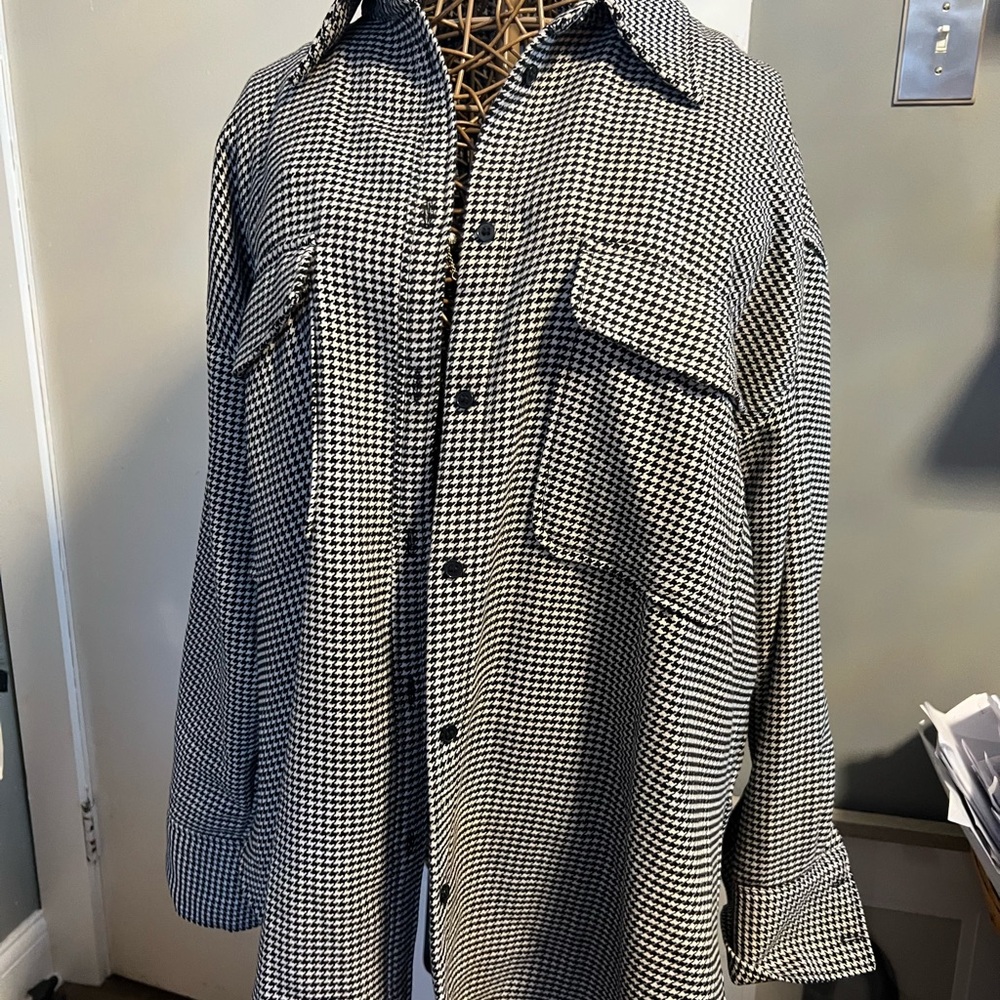 Women’s Black and White Houndstooth Jacket